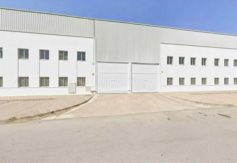 Foto 90a77c8c-63c7-4d37-aeea-0e82fb2373b5. Rent industrial building in La Motilla - Fuente del Rey Dos Hermanas