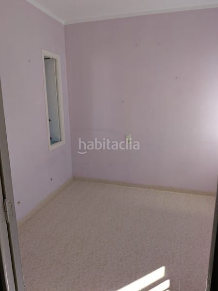 Foto 9d5b72c4-9a6e-488d-abcd-4d182fd49520. Piso precio negociable se vende magnífico piso de 3 dormitorios y 1 baño, una vivienda cómoda y funcional. en Dos Hermanas