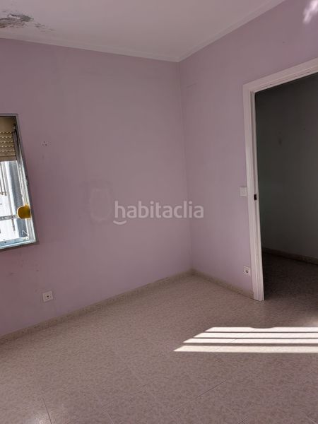 Foto fd960235-8f74-4d48-aa44-e9faf0d5d0f0. Piso precio negociable se vende magnífico piso de 3 dormitorios y 1 baño, una vivienda cómoda y funcional. en Dos Hermanas