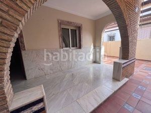 Foto 3eb8c5a9-e5b3-4d03-9747-b2ed574a0926. Casa amb aparcament a Arco Norte - Avda España Dos Hermanas