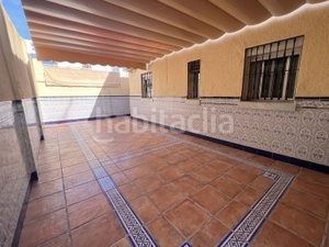 Foto 5720f5e1-55e7-4370-bb69-8e62159b4f37. Casa amb aparcament a Arco Norte - Avda España Dos Hermanas