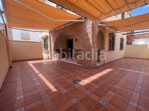 Foto 8afdc51d-7314-468d-b56d-321c8233b54b. Casa amb aparcament a Arco Norte - Avda España Dos Hermanas