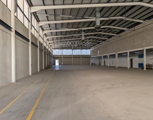 Location Bâtiment à usage industriel à Salteras. Se alquila magnifica nave comercial, industrial o logistica prec