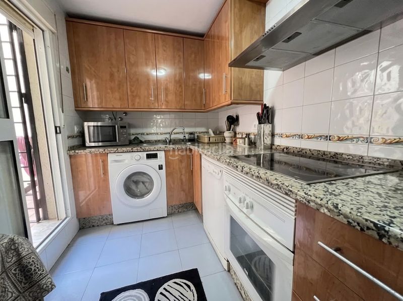 Foto 46960d96-440c-47bb-94f2-923afd112512. Piso se vende exclusivo piso vpo de 2 dormitorios y 2 baños, con garaje y trastero. en Dos Hermanas