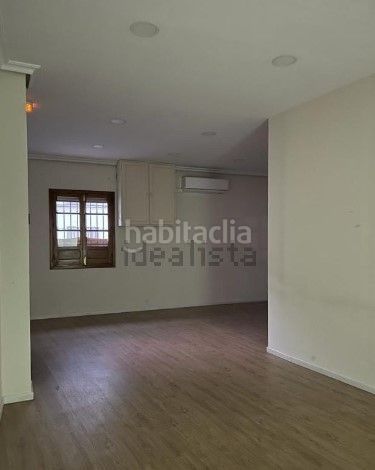 Foto eb1e8729-cf8b-4579-8d07-d40983ac009c. Local comercial a El Arenal - La Pólvora Dos Hermanas