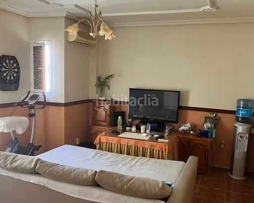 Foto eadd4c30-5a7b-4ace-9f90-e55e6d4bfe51. Casa a Centro - Doña Mercedes Dos Hermanas