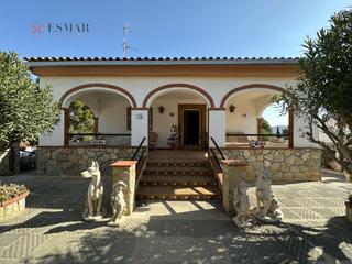 Xalet a Algar de Palància. Chalet en venta en urb. montes del palancia, 5 dormitorios.