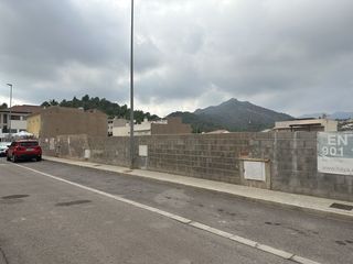 Terreny residencial a Vall d´Uixó (la). Parc.urbana en venta en la cova.