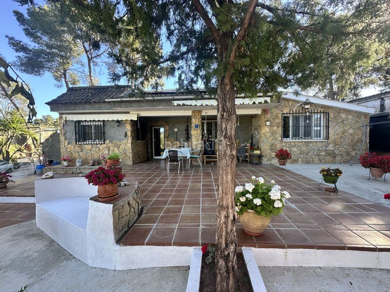 Foto 07b01b4f-1780-44f4-9ff1-a7108e86c09b. Xalet amb calefacció aparcament piscina a Alfara de Algimia