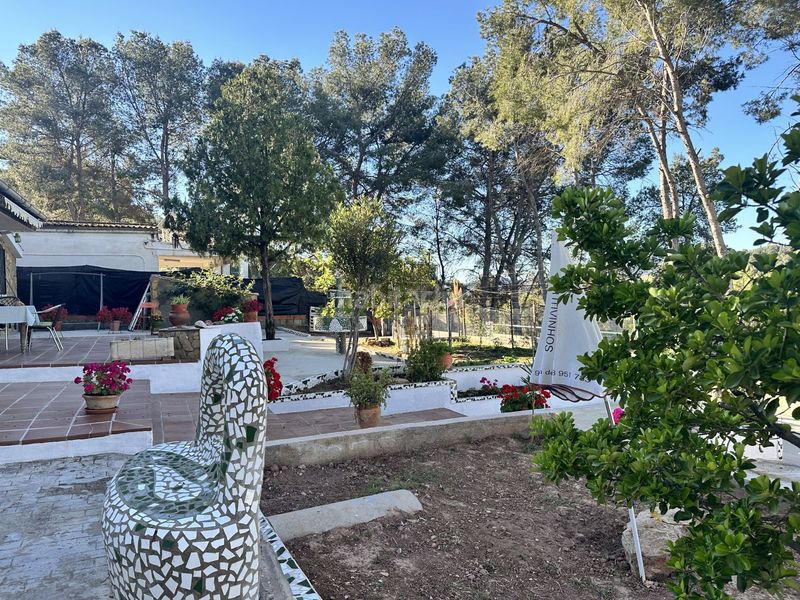 Foto 53e5db7f-91c7-47e0-8ae6-c8e76a4a44f1. Xalet amb calefacció aparcament piscina a Alfara de Algimia