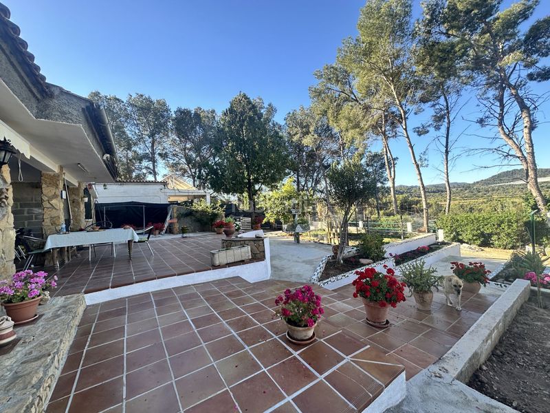 Foto 6d6582f8-fd91-4cd6-8244-c8d8d42647d0. Xalet amb calefacció aparcament piscina a Alfara de Algimia