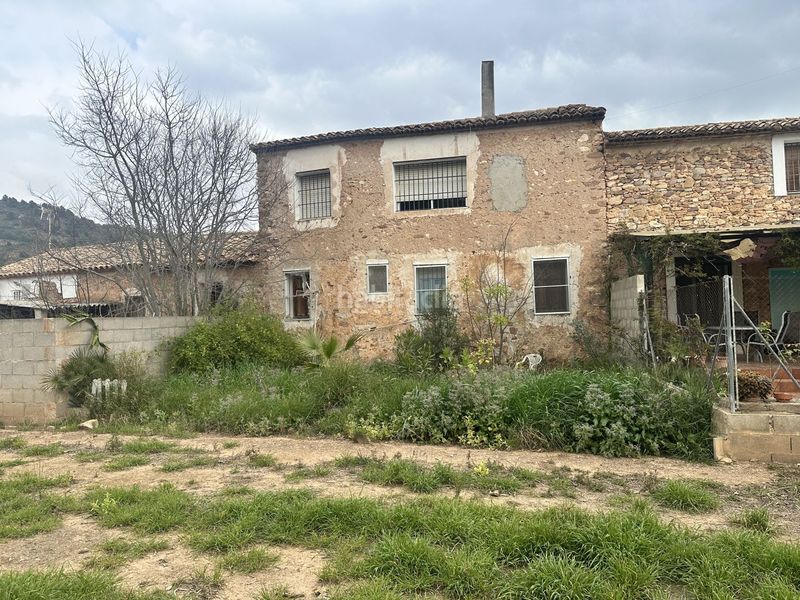 Foto a9eade7d-2d1e-45e1-989e-3f56449809ed. Casa amb aparcament a Algar de Palància