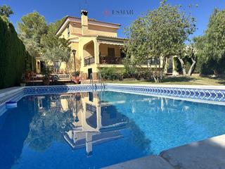 Xalet en Algar de Palncia. Chalet en venta en urb. montes del palancia, 5 dormitorios.