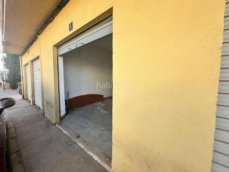 Foto ee0828f3-03d9-4e8a-a225-69e37e540463. Aparcament cotxe a Algímia de Alfara