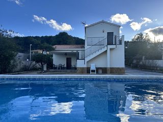 Chalet à Algar de Palància. Chalet en venta en urb. montes del palancia, 6 dormitorios.