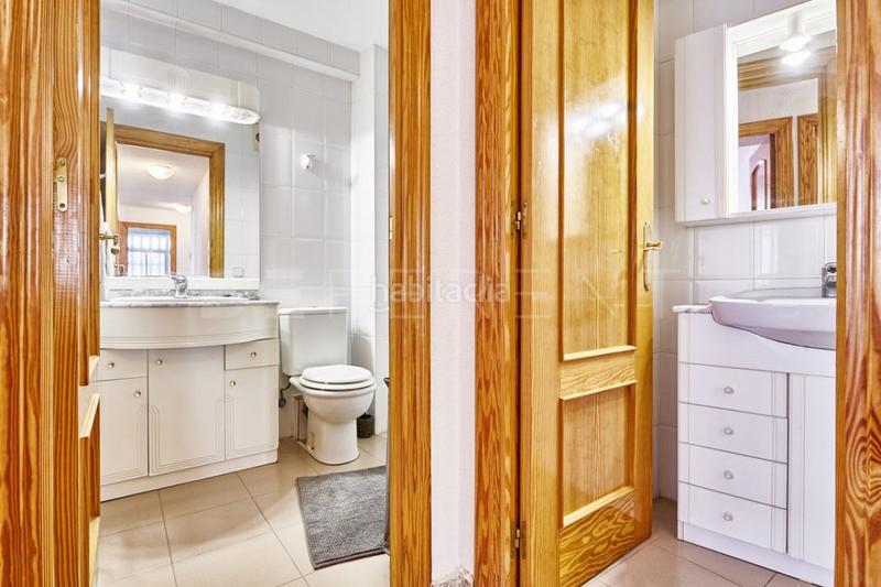 Foto 0e863c45-ce47-4606-b643-eb345ecff4a3. Alquiler apartamento alquiler temporal en 2 linea de playa en Alicante