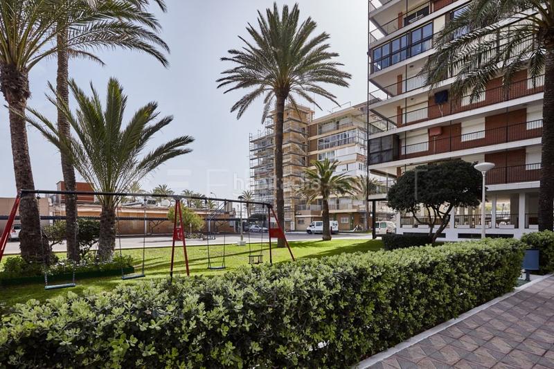 Foto 370ead2e-4a25-4c84-8909-700ef3dd2584. Lloguer apartament amb aparcament a Playa de San Juan Alicante