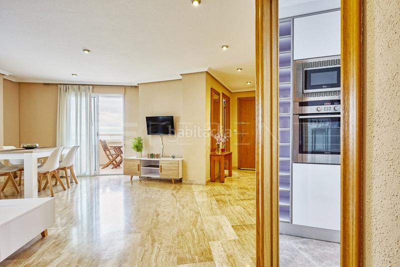Foto 04a863fc-54d4-47b6-a6d0-2cccbe74027d. Alquiler apartamento alquiler temporal en 1 linea de Playa Muchavista en Campello (el)