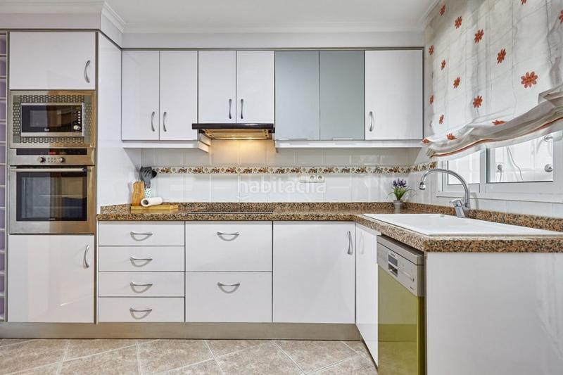 Foto 932bfd0f-db78-45ab-9057-195a9a01b3a8. Alquiler apartamento alquiler temporal en 1 linea de Playa Muchavista en Campello (el)