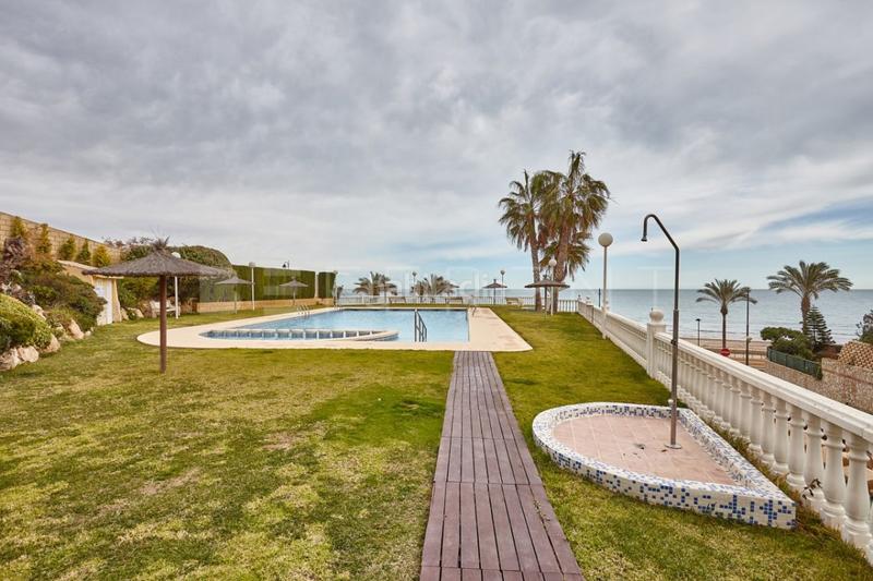 Foto c9d11bf7-e478-4f70-b330-5206ed78f6a8. Alquiler apartamento alquiler temporal en 1 linea de Playa Muchavista en Campello (el)