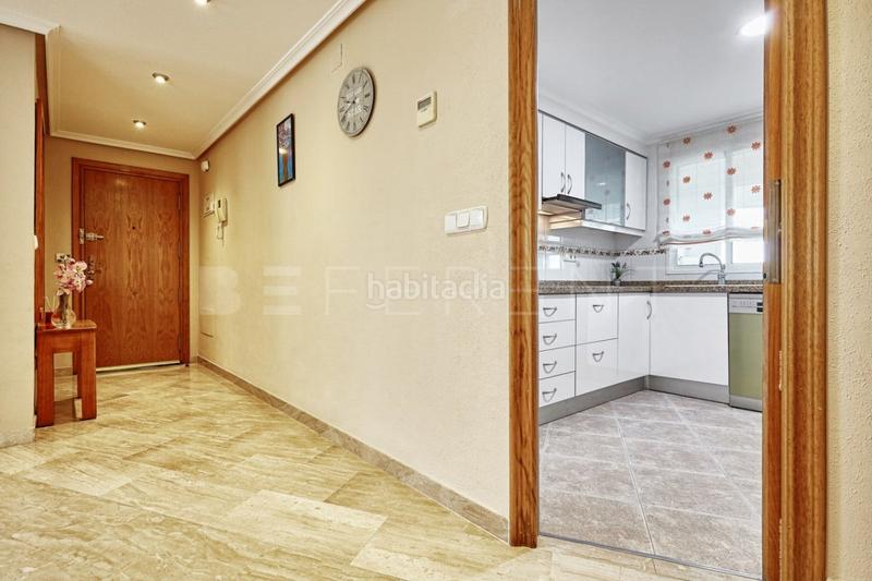 Foto d7a3c128-1ee2-46cc-95a1-dcfb26fc483e. Alquiler apartamento alquiler temporal en 1 linea de Playa Muchavista en Campello (el)