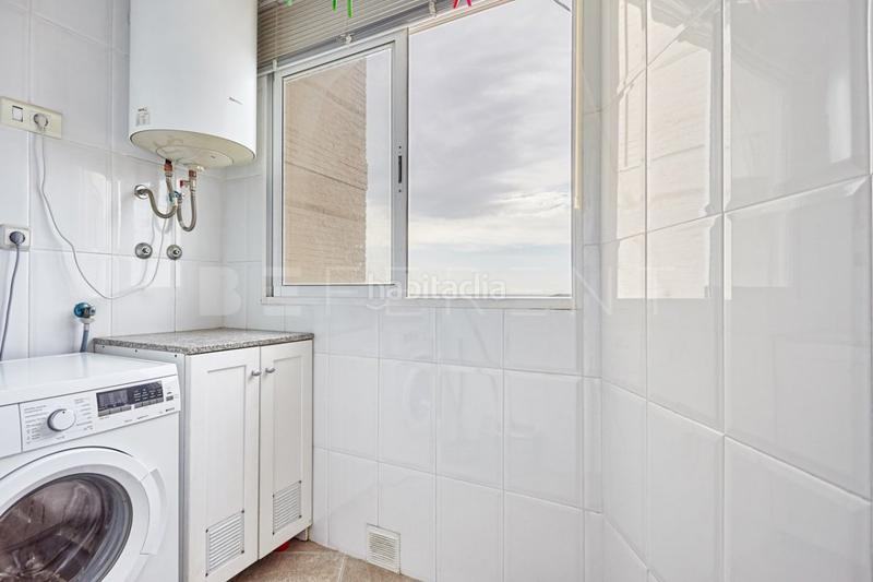 Foto e500610d-545a-443d-8aa8-9857200ffb16. Alquiler apartamento alquiler temporal en 1 linea de Playa Muchavista en Campello (el)