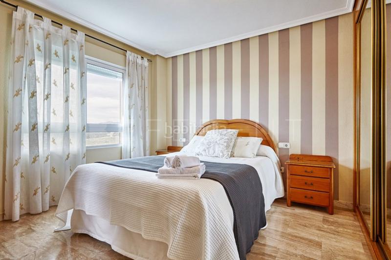 Foto 0636f325-3535-4926-a2da-97385fcc95b0. Lloguer apartament amb calefacció aparcament piscina a Campello (el)