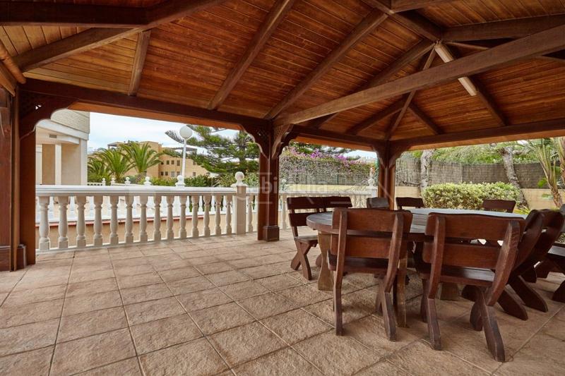 Foto 4100ee55-4ff6-4af1-ad29-fa135af6417c. Lloguer apartament amb calefacció aparcament piscina a Campello (el)