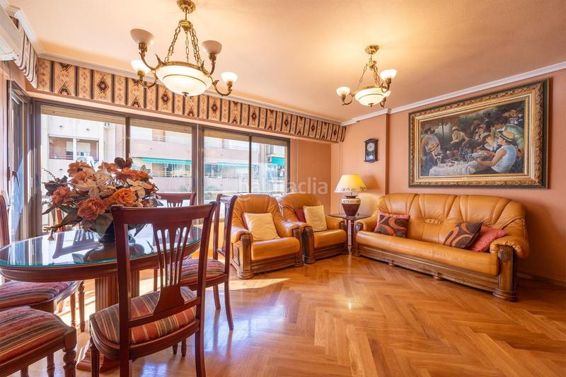 Foto d4797617-82af-41b2-8c96-e3ae46869d5b. Etagenwohnung mit parking in Mercado Alicante