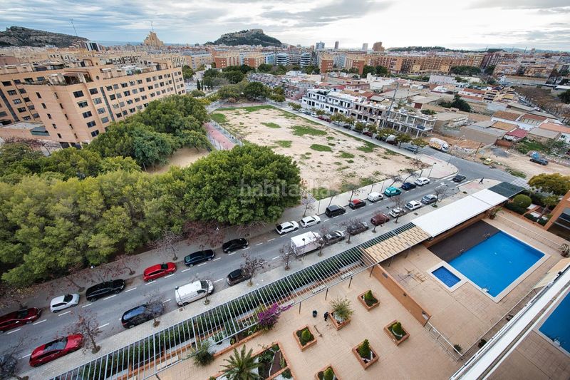 Foto 70b3ceaf-d39a-4e30-8126-ce8c7461dcac. Àtic amb aparcament piscina a Garbinet - Parque de las Avenidas Alicante