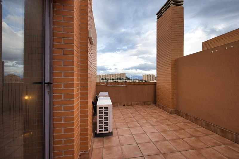 Foto a40c9fef-6925-4ebc-ae5c-d957818a51ca. Àtic amb aparcament piscina a Garbinet - Parque de las Avenidas Alicante