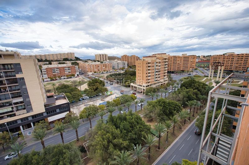 Foto fcfa8096-6eef-414f-8e23-a08a4050ed0f. Àtic amb aparcament piscina a Garbinet - Parque de las Avenidas Alicante