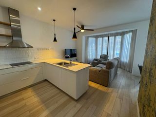 Location Appartement  Avenida alfonso el sabio. Piso reformado en alquiler en alfonso el xabio en el corazon de