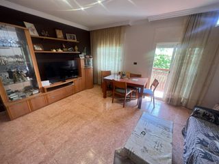 Apartment in Cerdanyola Sud. Amplio apartamento en cerdanyola, mataró