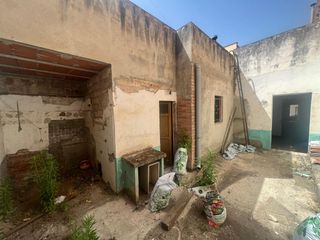 Casa a Cerdanyola Sud. Casa para reformar o hacer nuevo proyecto