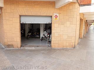 Local commercial à Estruch-Eixample. Local en venta en plaça blanes.
