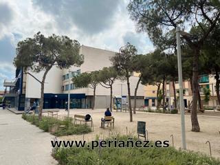 Local commercial à Estruch-Eixample. Local en venta en onze de septembre.