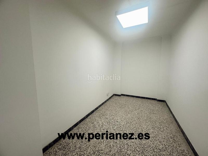 Foto 29001040-6b40-4c4b-9c85-85b2270a5647. Alquiler local comercial local en alquiler en centro. en Prat de Llobregat (El)