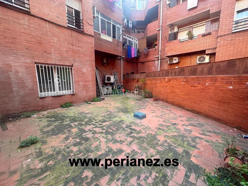 Foto 2c07c8c6-c0e8-4b17-9d4c-a49336022838. Local comercial local en venta en barri sant jordi. en Prat de Llobregat (El)