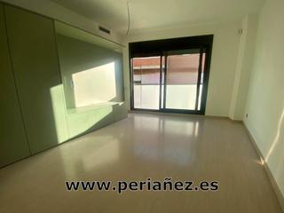 Miete Etagenwohnung in Centre. Piso en alquiler en casc àntic, 3 dormitorios.