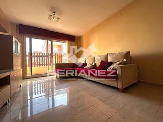 Etagenwohnung in Centre. Piso en venta en casc àntic, 3 dormitorios.