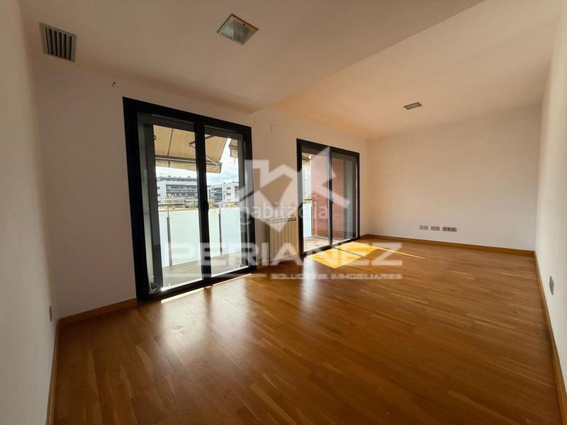 Foto 45e27260-0041-4b88-bd15-95d3a8660767. Location appartement avec parking dans Eixample Sud - La Barceloneta Prat de Llobregat (El)