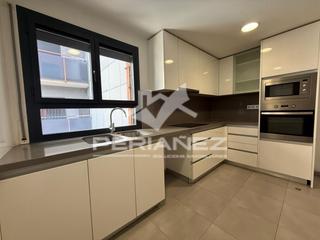 Location Appartement à Eixample Sud - La Barceloneta. Piso en alquiler en onze de septembre, 3 dormitorios.