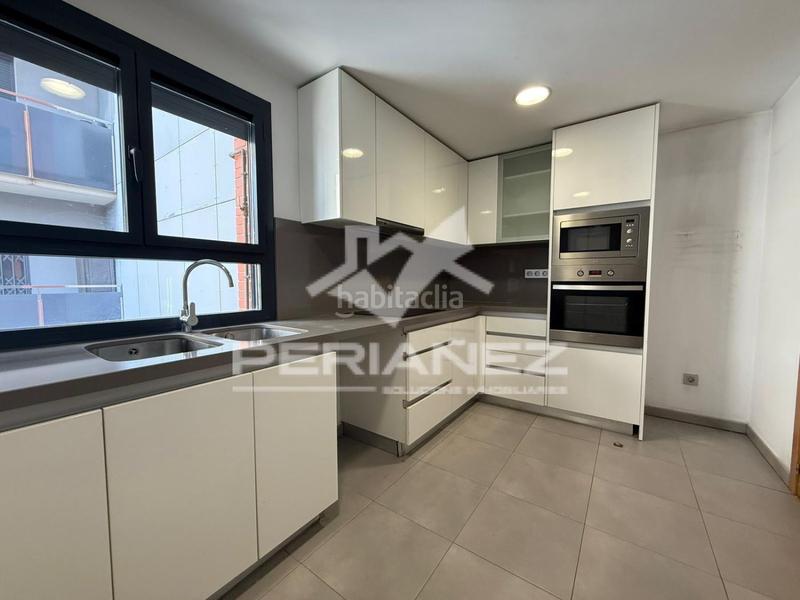 Foto 8e4b69bb-94ee-4634-894b-af440f6acb2a. Location appartement avec parking dans Eixample Sud - La Barceloneta Prat de Llobregat (El)