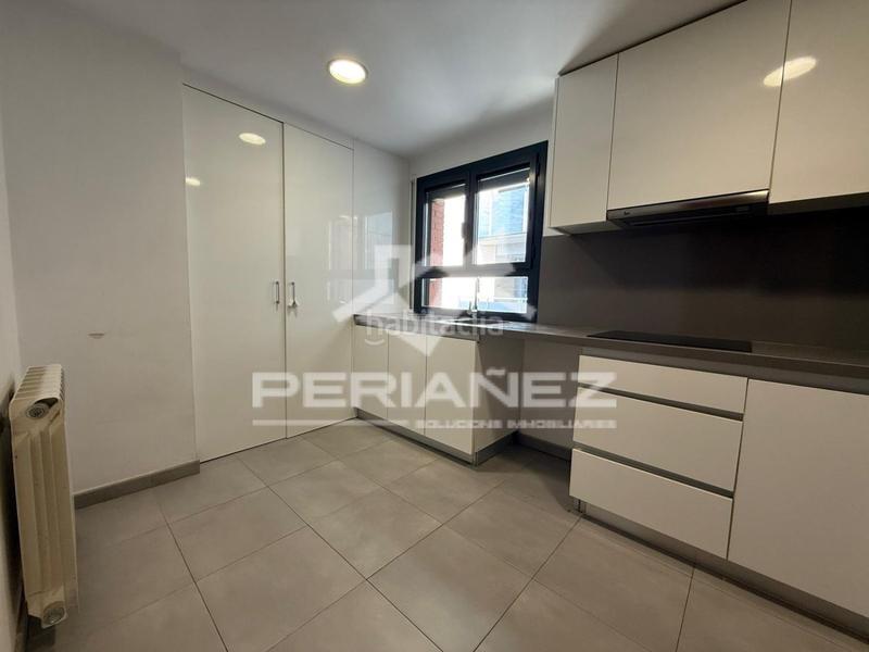 Foto 9b612496-fc4b-4062-9f24-c2631bf259e0. Location appartement avec parking dans Eixample Sud - La Barceloneta Prat de Llobregat (El)