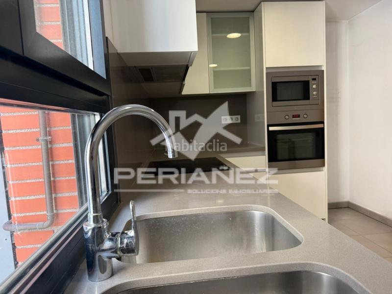 Foto b17b31f6-8072-441a-9e60-361bf3d32f7e. Location appartement avec parking dans Eixample Sud - La Barceloneta Prat de Llobregat (El)