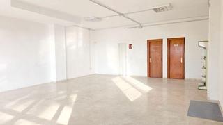 Business premise in Avenida Maritima 53