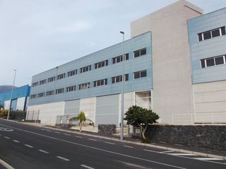 Alquiler Nave industrial  Urbanizaci�n poligono industrial. Oficinas a estrenar � pol�gono industrial de g��mar