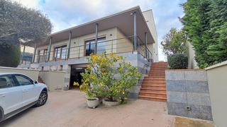 Xalet a Cassà de la Selva. Majestuosa casa con 5 habitaciones, 4 baños, ascensor, ubicada e