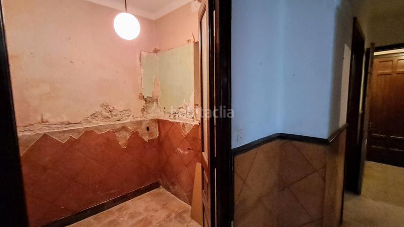 Foto 815645f2-a91d-493c-ab37-fa098aef59e0. Casa pareada casa para reformar situada en el centro del pueblo. en Cassà de la Selva